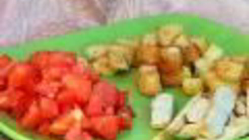 салат цезарь с руколой