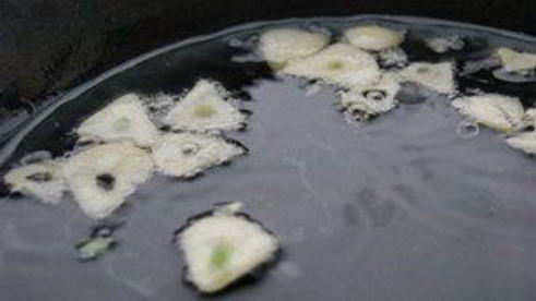 цезарь с курицей и сухариками