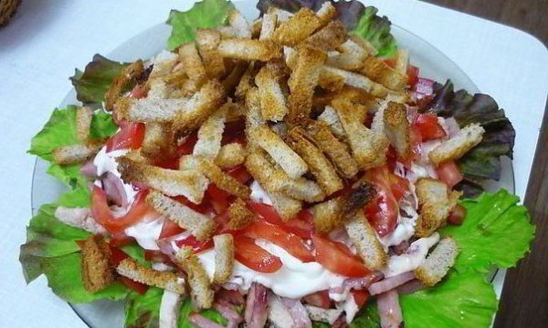 Рецепт салата вкусного с сухариками