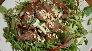 Тайский салат с говядиной