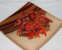 Теплый салат с фасолью