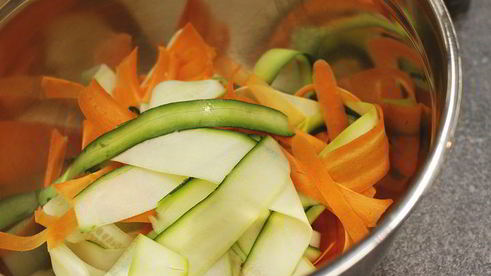 теплый салат с курицей