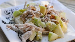 Вальдорфский салат с грецким орехом