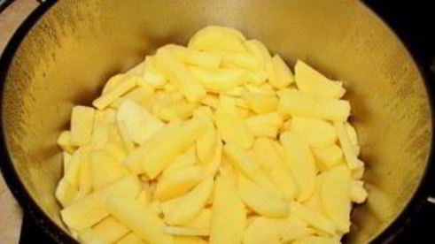 мясной соус с картошкой