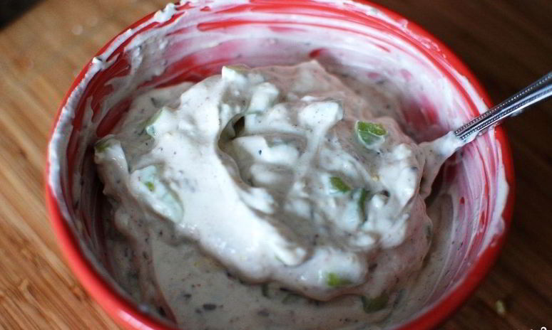 Рецепт соуса из йогурта и огурцов