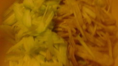 зеленый соус кисло-сладкий из алычи