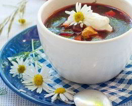 Борщ из печеной свеклы с шотландской сельдью