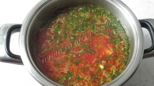 борщ на бульоне из свиных ребрышек