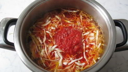 борщ на бульоне из свиных ребрышек