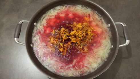 борщ на курином бульоне и сале