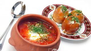 Борщ с чесночными пампушками
