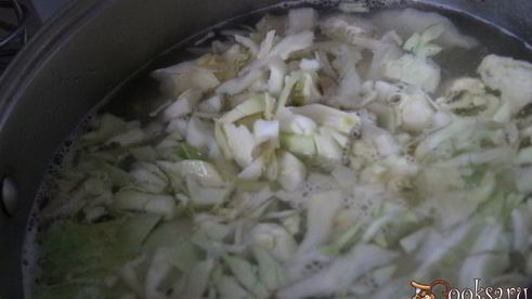 борщ со сметаной на курином бульоне