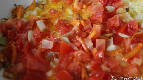 борщ со сметаной на курином бульоне