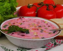 Холодный борщ из маринованной свеклы с колбасой