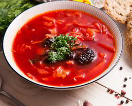 Постный борщ с черносливом