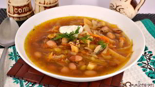 Постный борщ с килькой и фасолью