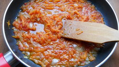 постный борщ с килькой и фасолью