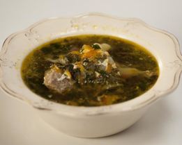 Зеленый борщ из щавеля