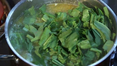 зеленый борщ из щавеля