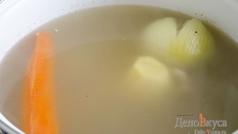 зеленый борщ со щавелем и крапивой