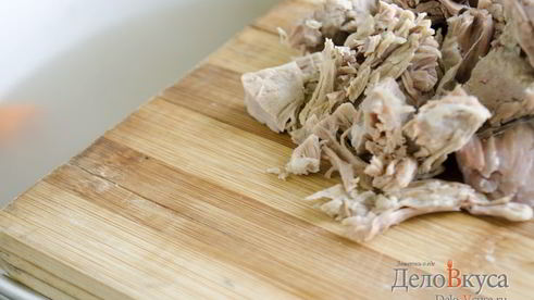 зеленый борщ со щавелем и крапивой