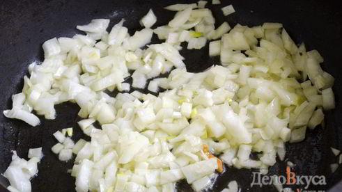 зеленый борщ со щавелем и крапивой