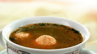 Галушки рыбные в бульоне