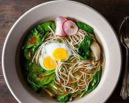 Лапша в грибном бульоне