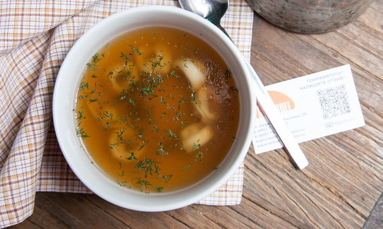 Рецепт наваристого бульона с мини-пельменями