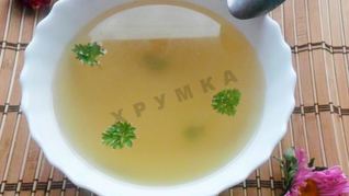 Прозрачный рыбный бульон