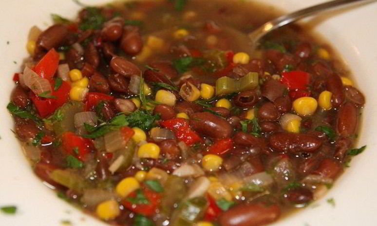 Рецепт фасолевого супа с перцем и кукурузой