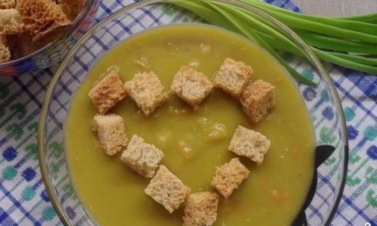 Рецепт горохового супа с гренками