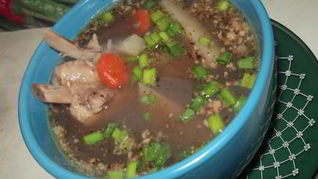 Гороховый суп с грецким орехом