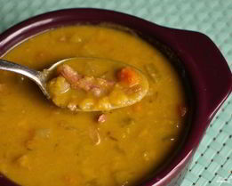 Гороховый суп с копчеными крылышками