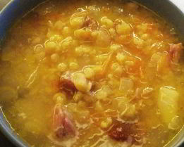 Гороховый суп с копчеными ребрами