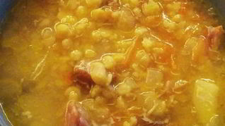 Гороховый суп с копчеными ребрами