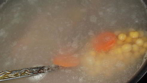 гороховый суп с копчеными свиными хрящиками