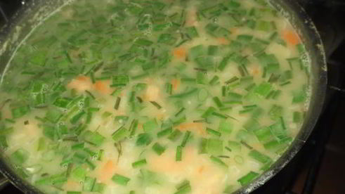 гороховый суп с копчеными свиными хрящиками