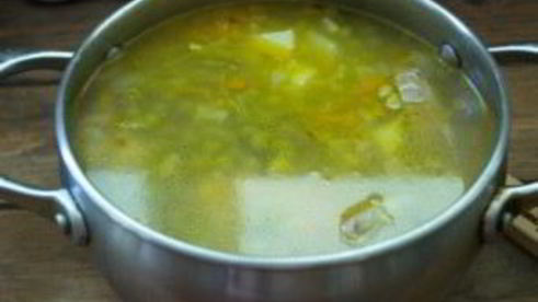 гороховый суп с куриными крыльями