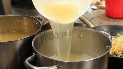 густой гороховый суп с мясом