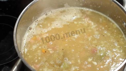 густой гороховый суп с мясом