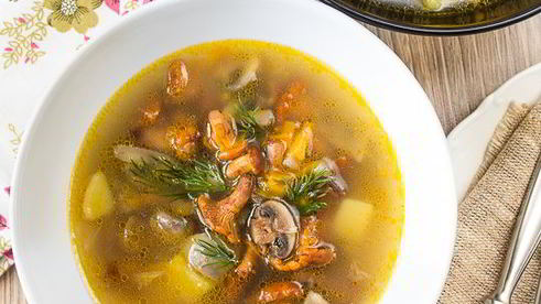 грибной суп с лисичками и шампиньонами