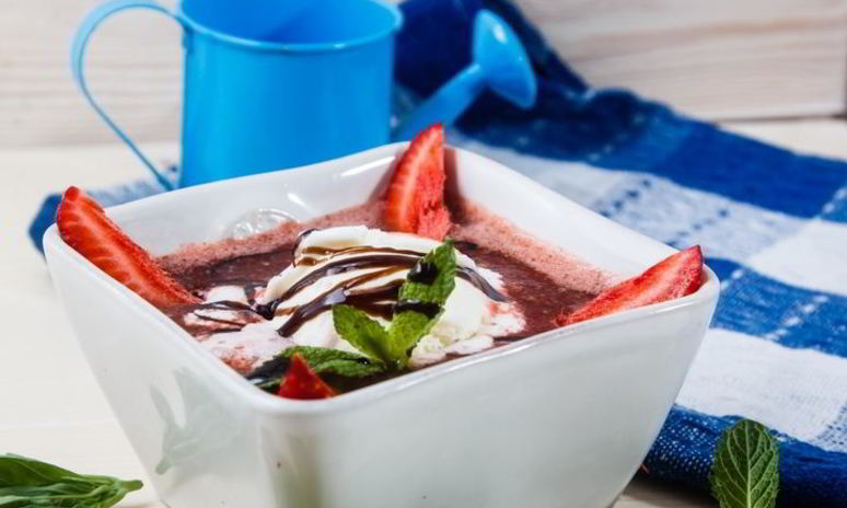 Рецепт клубничного супа с мороженым