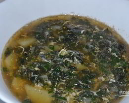 Крапивный суп с яйцом