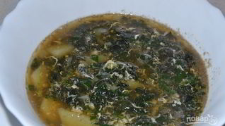 Крапивный суп с яйцом