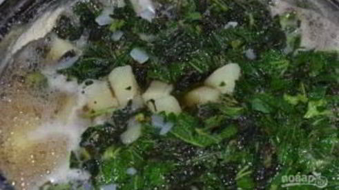 крапивный суп с яйцом