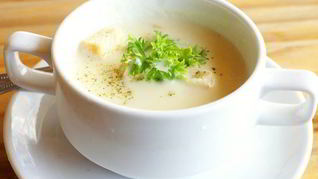 Нежный суп из консервированной спаржи