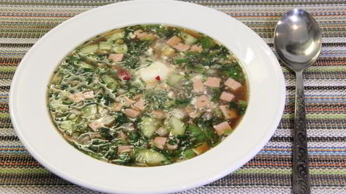 классическая окрошка на квасе с колбасой