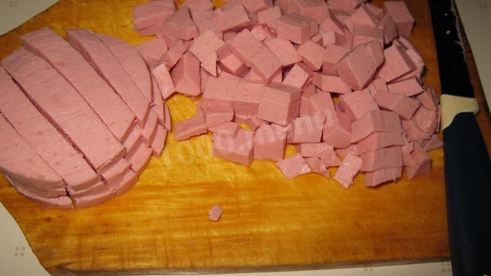 окрошка на кефире классическая с колбасой