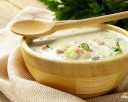 Окрошка на кефире с колбасой